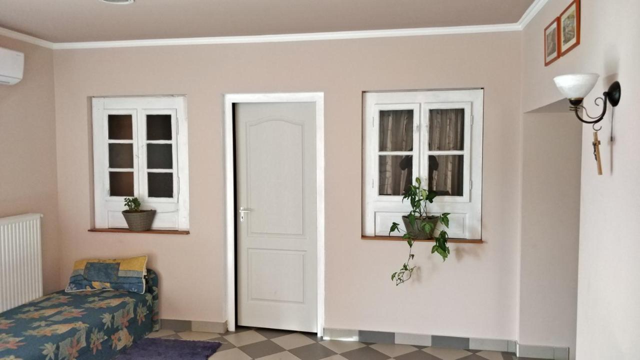 Novakporta Vendeghaz Apartment Lakhegy Exterior photo